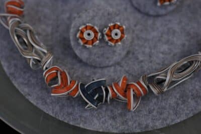 pecky male a nahrdelnik twist