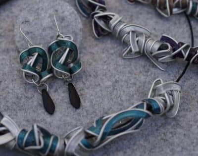 nausnice Brno a nahrdelníky