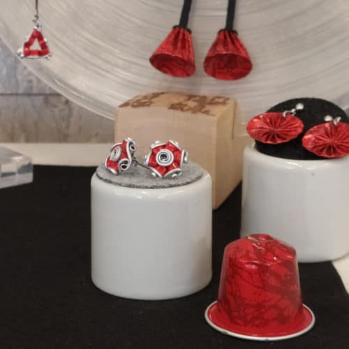 náušnice červené pecky kruh zero waste červené náušnice upcyklované pecky